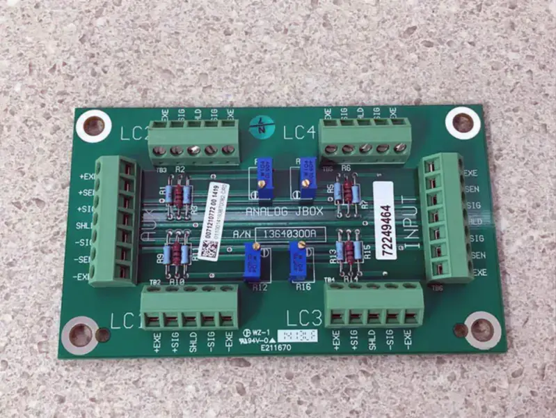 Analog JBox 13640300A