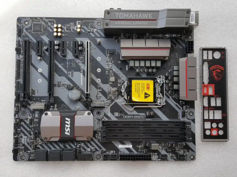 MSI Z270 TOMAHAWK hovedkort DDR4 Intel Z270
