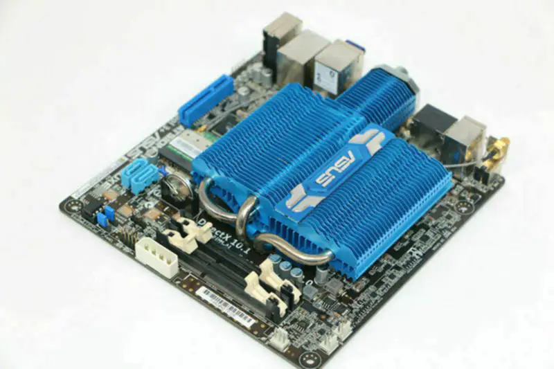 Asus AT5IONT-IDELUXE motherboard