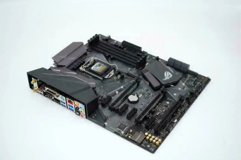 Asus STRIXZ270EGAMING hovedkort