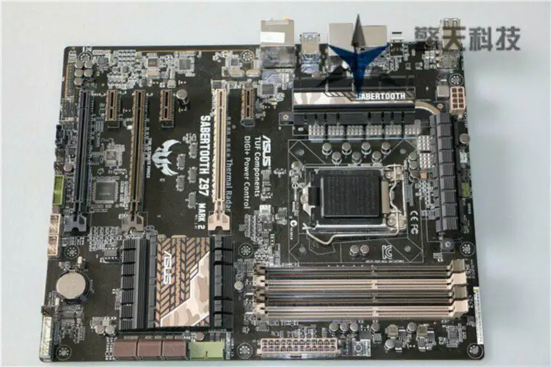 Asus SABERTOOTHZ97 motherboard