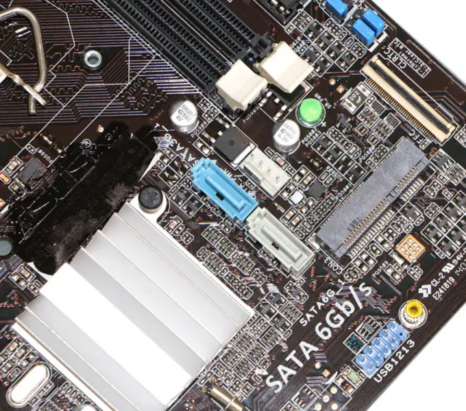 Asus P8Q773LBT1AG motherboard