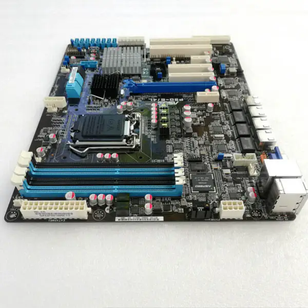 Asus P9D-E/4L motherboard