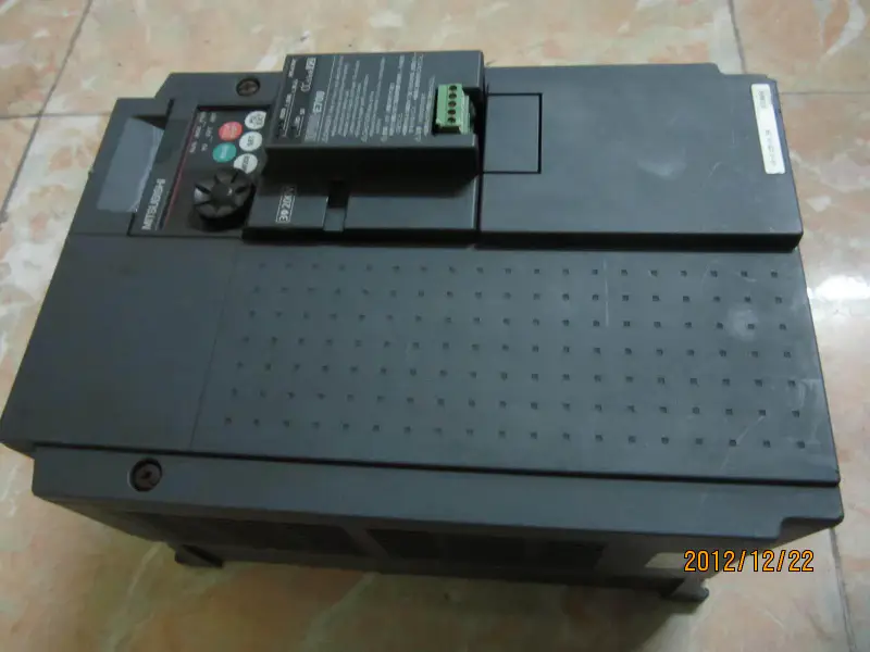 Mitsubishi FR-E720-5.5K CC LINK 220V 5.5KW