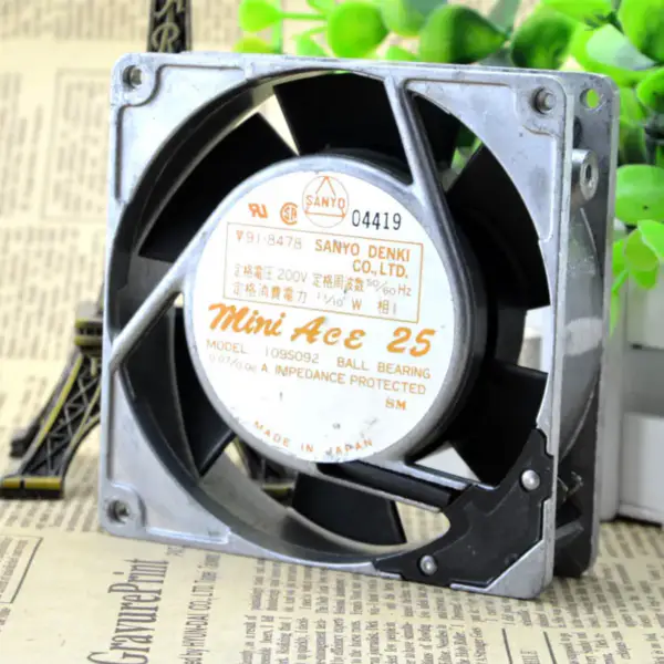 Sanyo 109S092 200V 11/10W 0,07/0,06A 90*90*25MM vifte