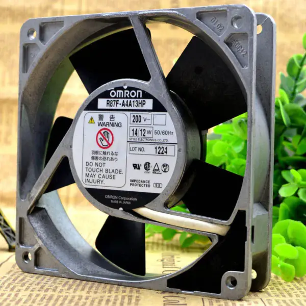 OMRON OMRON R87F-A4A13HP AC200V 14/12W 120*120*25MM vifte