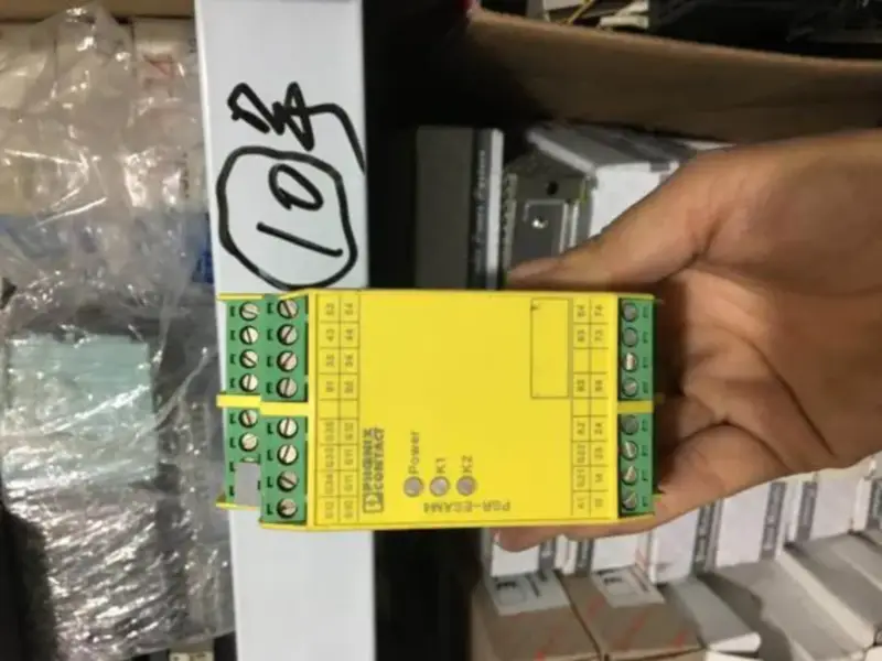 Phoenix PSR-SCP- 24UC/ESAM4/8X1/1X2 9.5