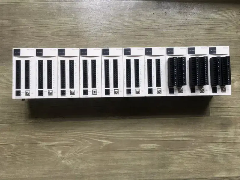 Schneider TM2ARI8LT Module