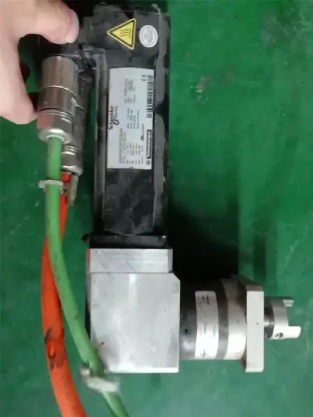 Schneider BSH0553P02A2A 0.88kw