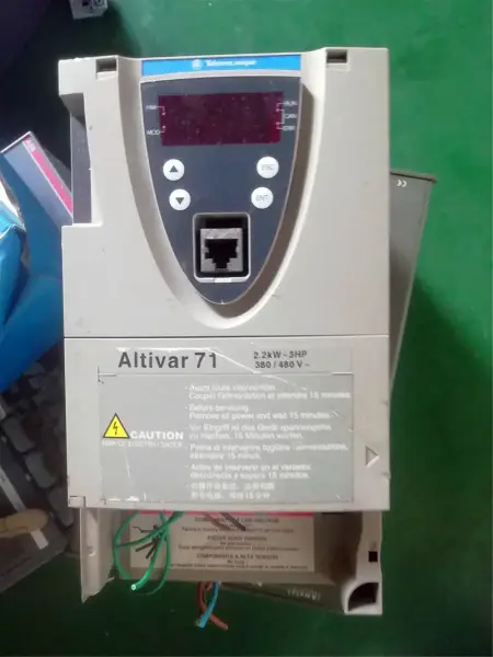 Schneider Altivar71 2,2 kW 380 V ATV71HU22N4Z