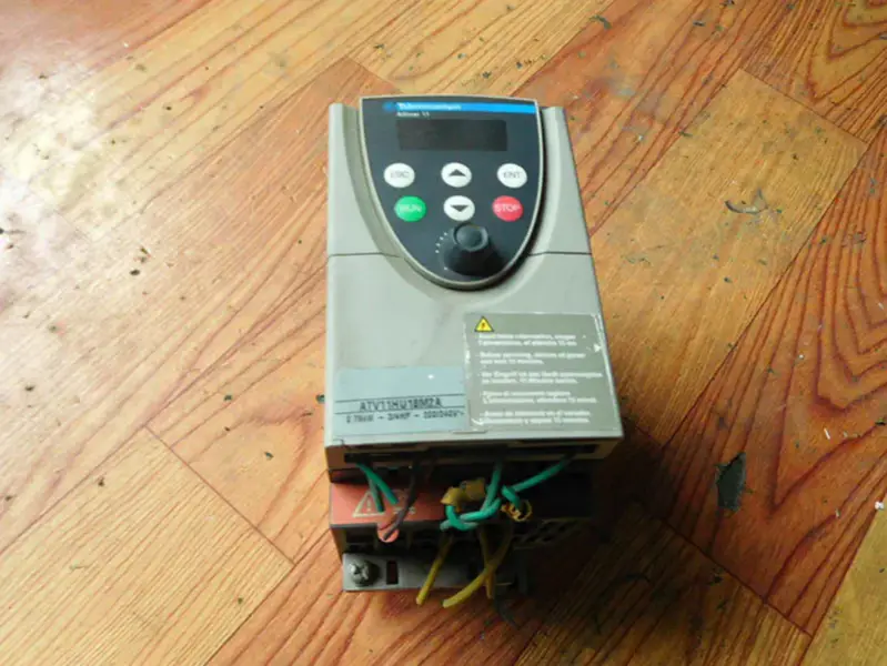 Schneider ATV11HU18M2A 0,75 kW 220V