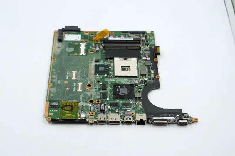 HP Plavilion DV7-3000 DV7T-3000 605698-001 DA0UP6MB6F0 GT320M Motherboard