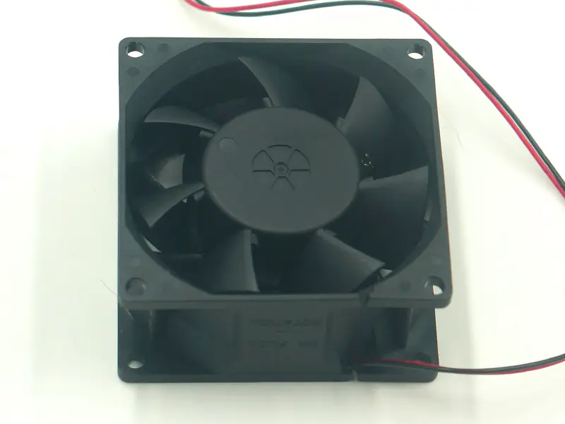 ADDA AD0812UB-F71 Vifte