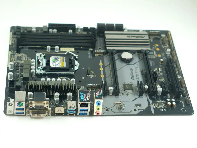 Asrock Z370 Pro4-hovedkort