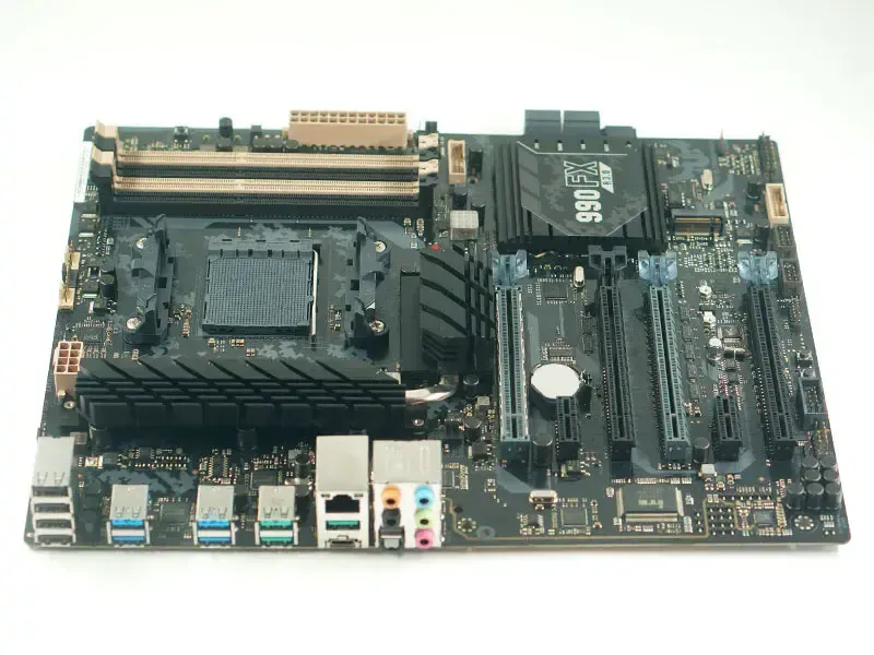 Asus TUF SABERTOOTH 990FX R3.0 hovedkort
