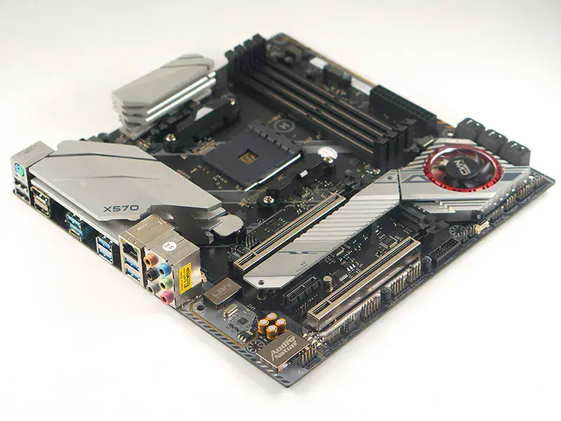 Fargerikt CVN X570M GAMING PRO V14 hovedkort