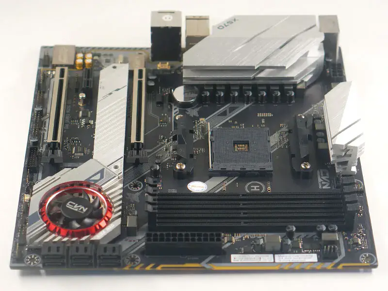 Fargerikt CVN X570M GAMING PRO V14 hovedkort