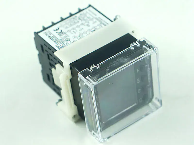 Omron E5CC-TQX3ASM-002 temperature controller