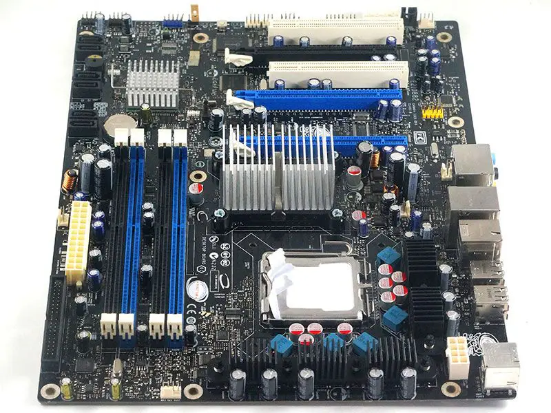 Intel DX38BT motherboard