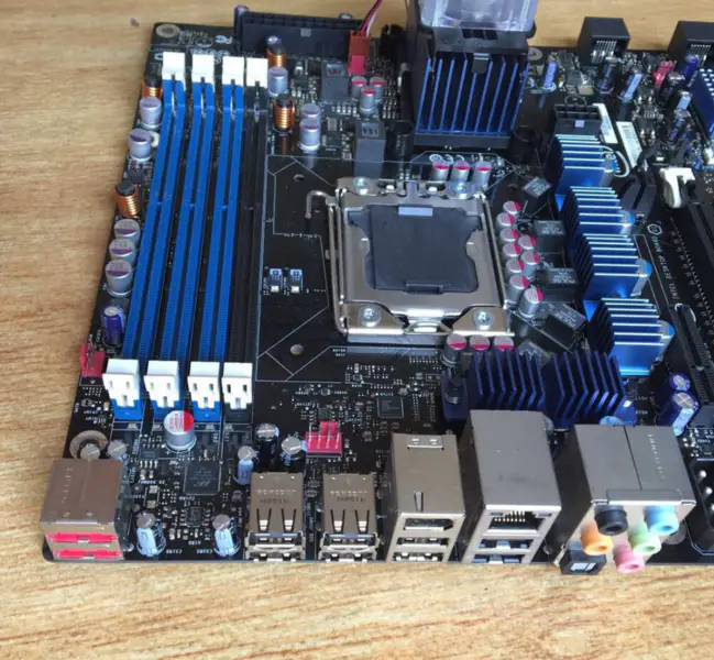 Intel DX58SO motherboard