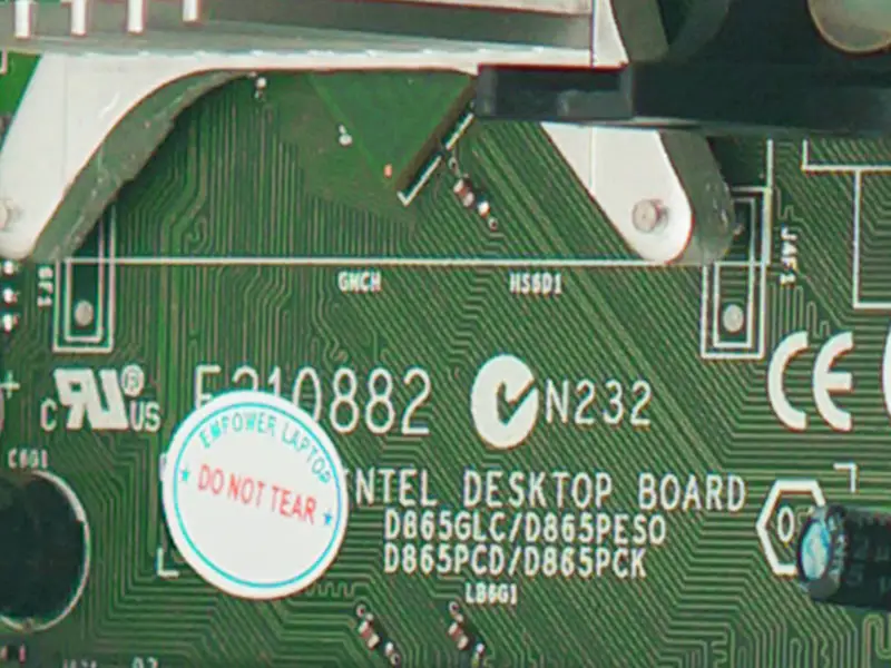 Intel E210882 D865GLC/D865PESO/D865PCD Motherboard