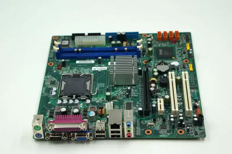 Lenovo G31T-LM V1.0 T4900V M6900 45C2882 53Y3282 hovedkort