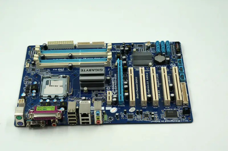 Gigabyte GA-P45T-ES3G P45T-ES3G P45 LGA 775 ATX-hovedkort