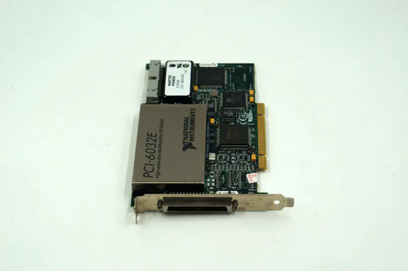 NI PCI-6032E høyoppløselig multifunksjons-I/O-kort DAQ-kort brukt vare