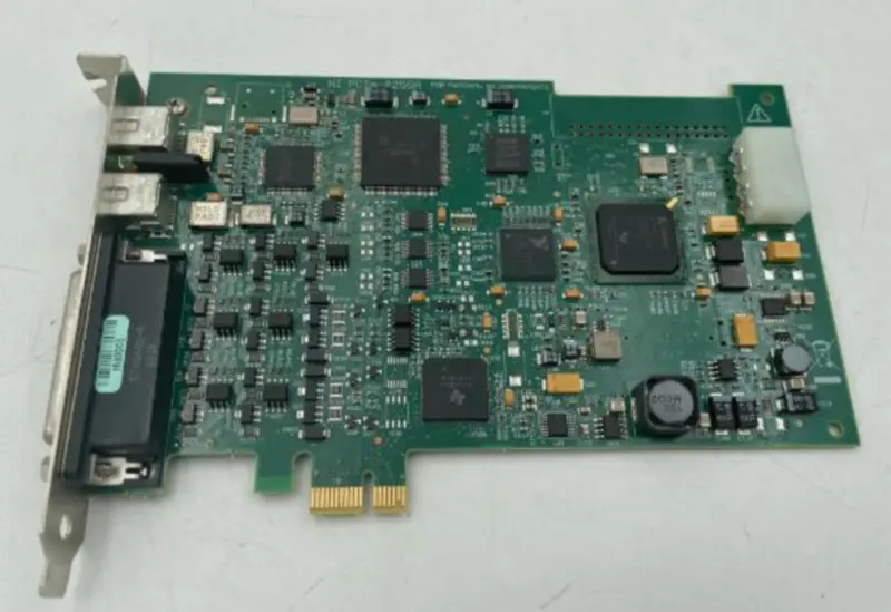NI PCIe-8255R DAQ-kort med 1394B-grensesnitt