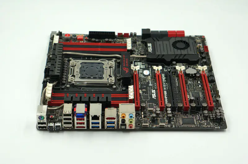 ASUS RAMPAGE IV EXTREME hovedkort