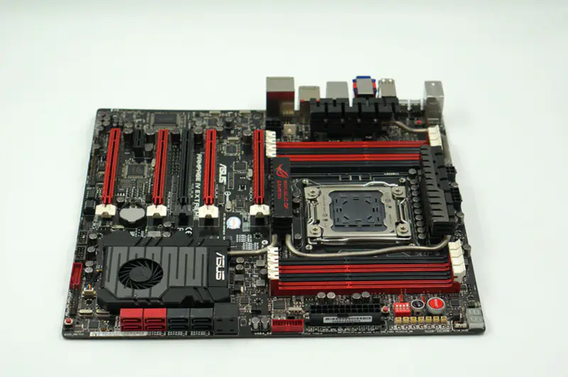 ASUS RAMPAGE IV EXTREME hovedkort