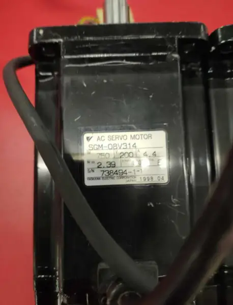 YASKAWA SGM-08V314-motor