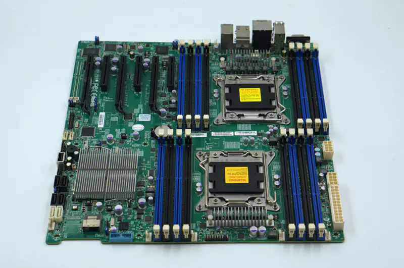 Supermicro X9DAI-hovedkort