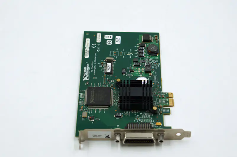 NI PCIe-GPIB-kort for anskaffelse av kort