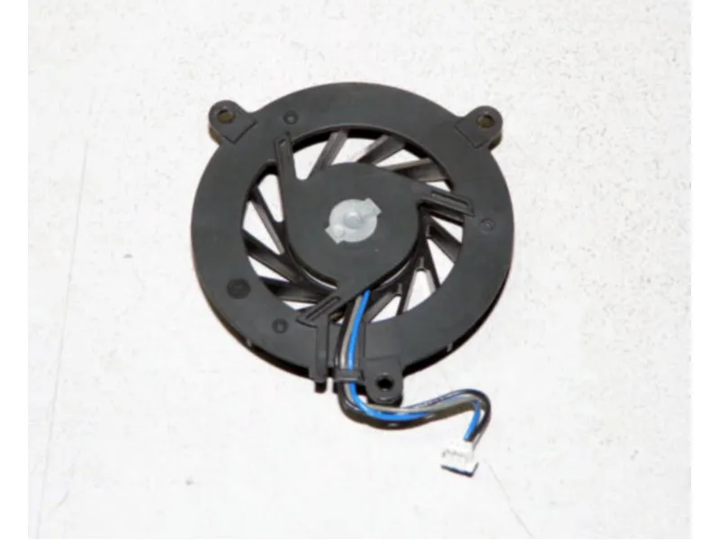 TOSHIBA UDQF2ZR01C1N vifte
